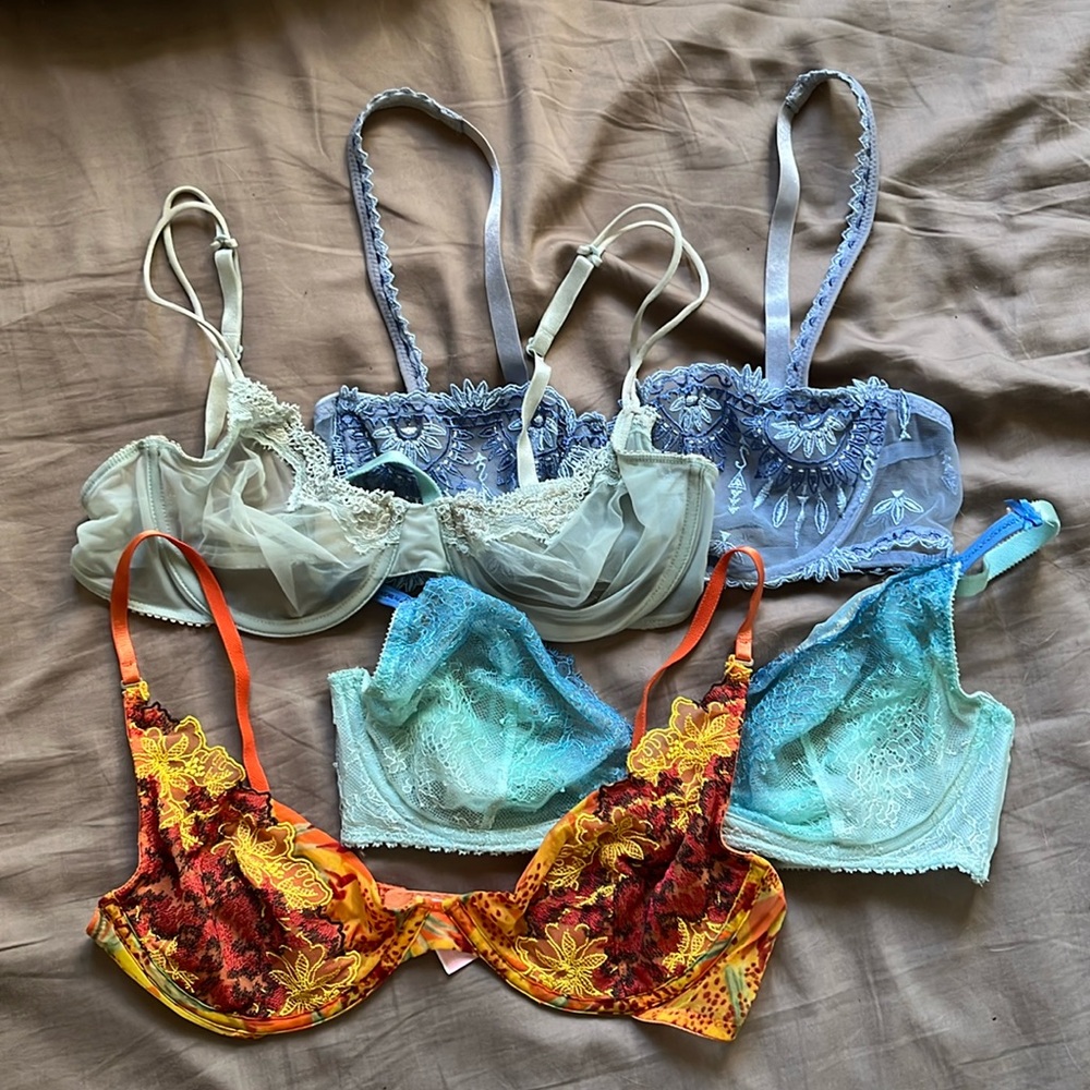Variety of non-padded bras (4 size 36C)